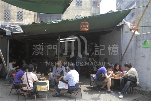 桃花崗內的咖啡檔（已清拆）